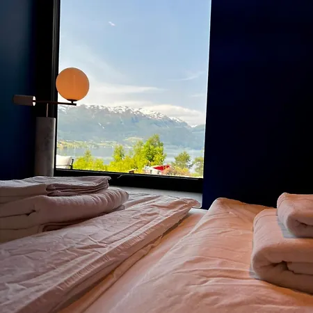 Eksklusivt Fjordnaert Designhjem Med Vakker Utsikt